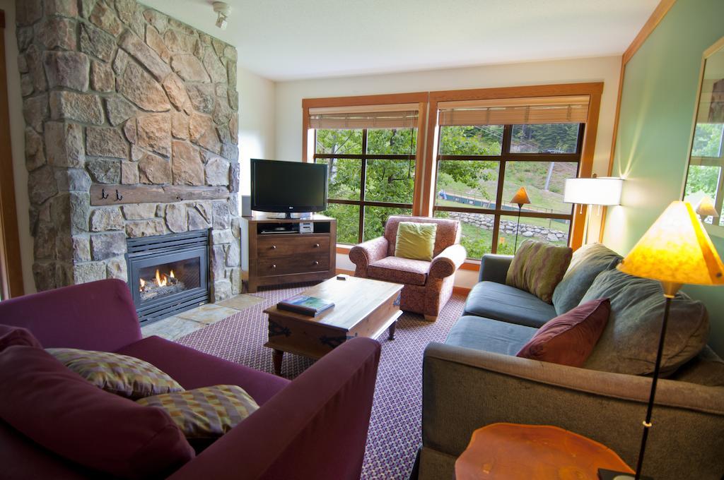 Lodging Ovations Whistler Exterior foto