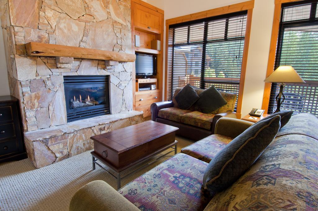 Lodging Ovations Whistler Exterior foto