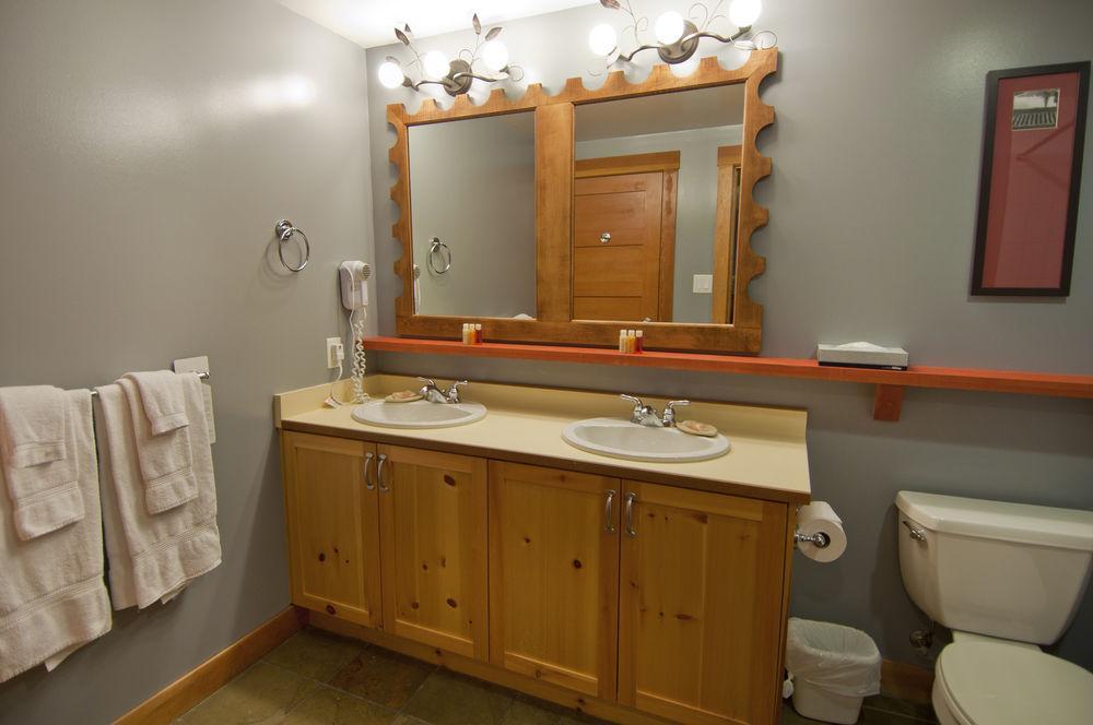 Lodging Ovations Whistler Exterior foto