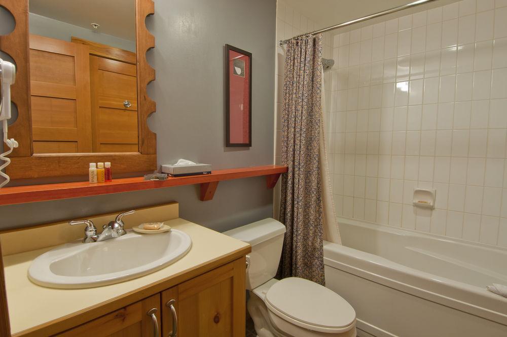 Lodging Ovations Whistler Exterior foto